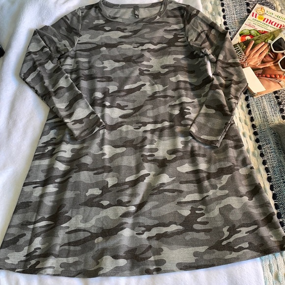 Alya Dresses & Skirts - Alya Camo-Print Jersey Midi Dress - Medium